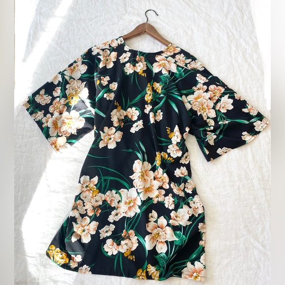 Lulla Collection by Bindya Floral Kimono - Picture 9 of 10